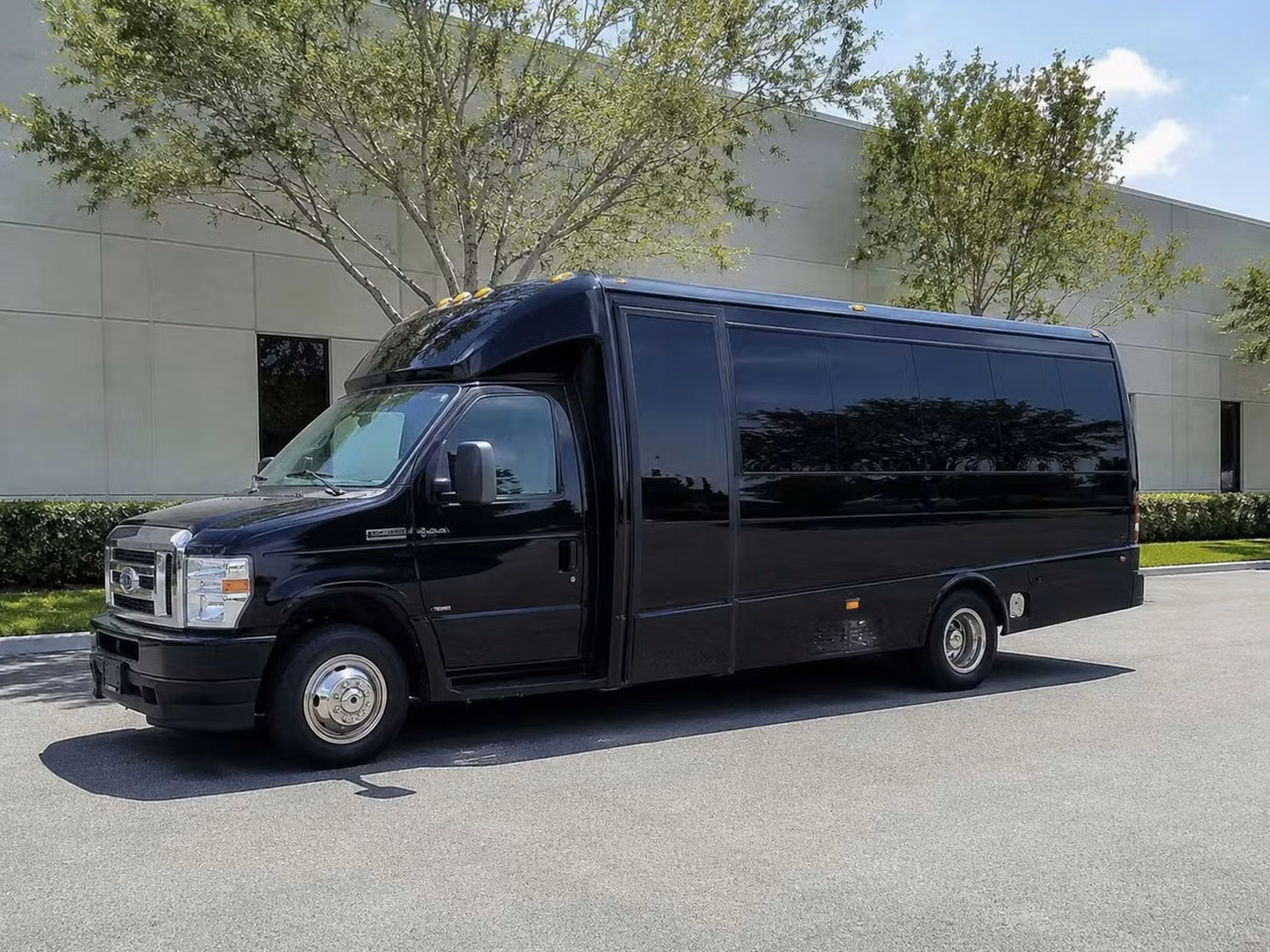 davenport 18 passenger minibus rental