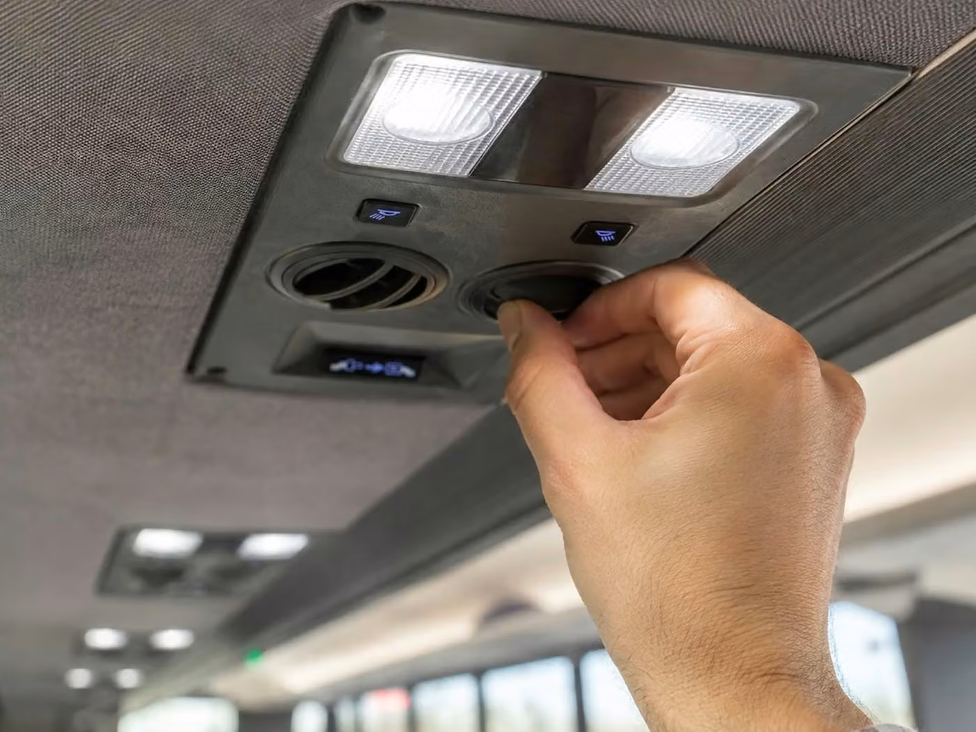 davenport 35 passenger minibus air conditioning