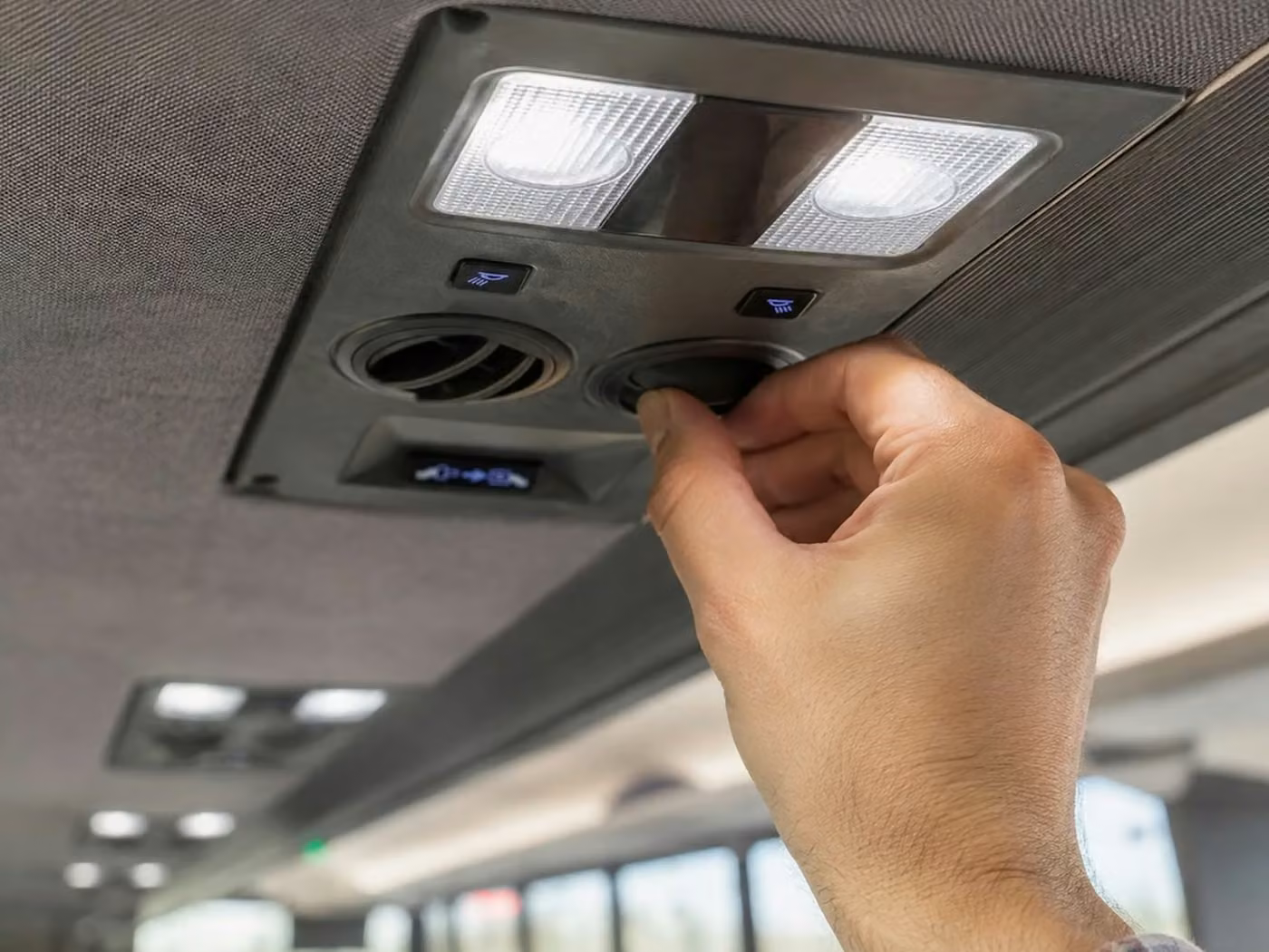 davenport 56 passenger charter bus air conditioning