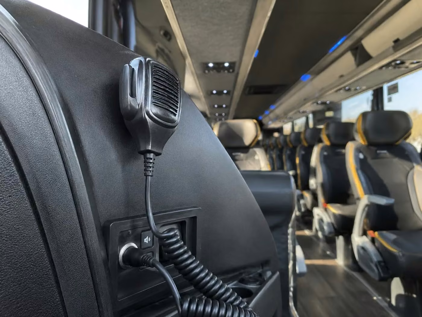 davenport 56 passenger charter bus pa system