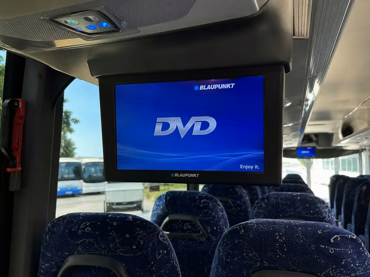 davenport 56 passenger charter bus tvs