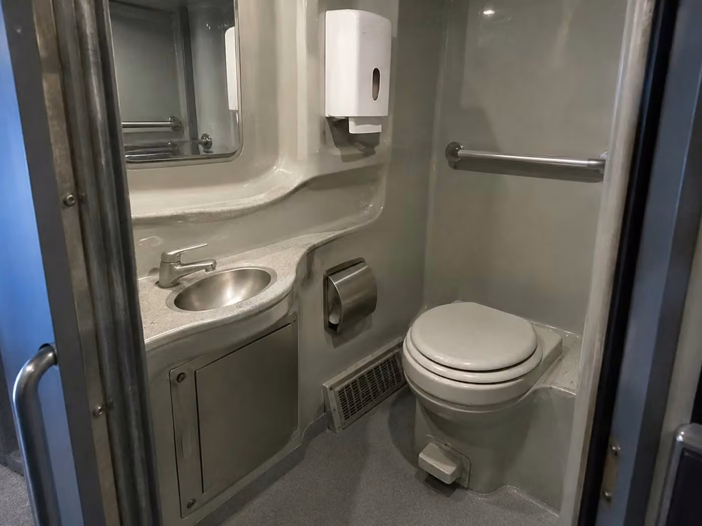 davenport charter bus onboard restroom