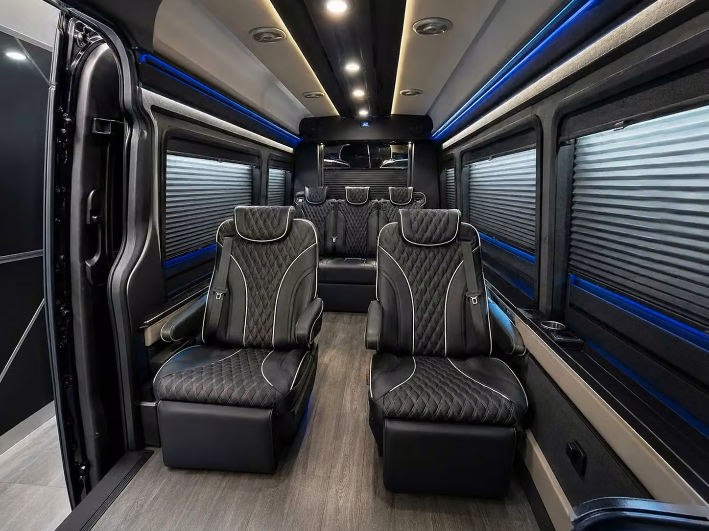 davenport custom route shuttle bus rentals for airport employees