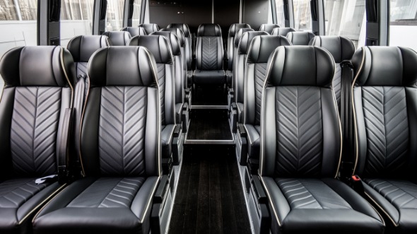 18 passenger minibus rental bettendorf