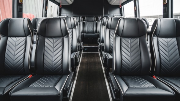 20 passenger minibus rental bettendorf